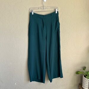 June and Hudson gaucho Green‎ Women's Pants light weight crop size medium